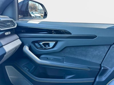 2023 Lamborghini Urus S