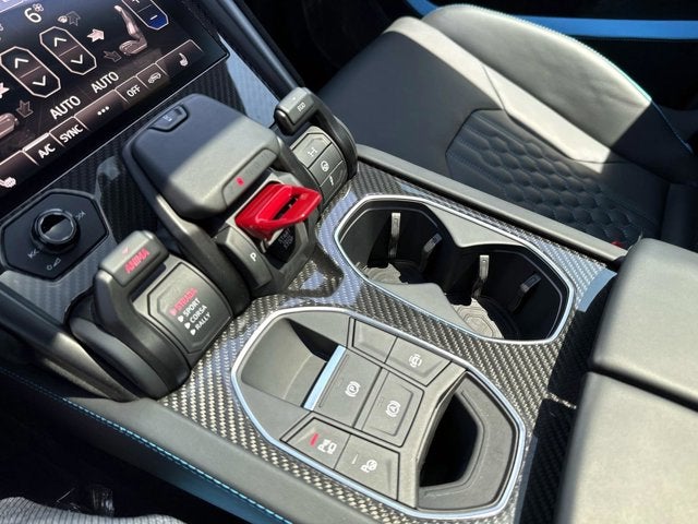 2024 Lamborghini Urus Performante