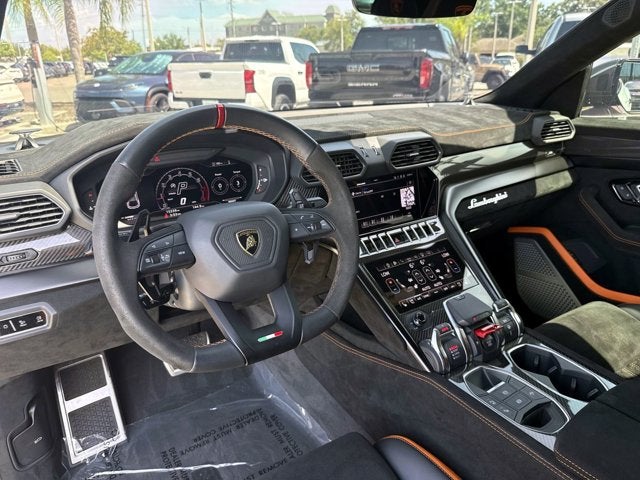 2023 Lamborghini Urus Performante
