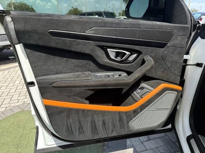 2023 Lamborghini Urus Performante