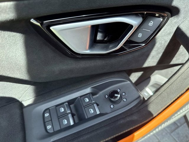 2023 Lamborghini Urus Performante