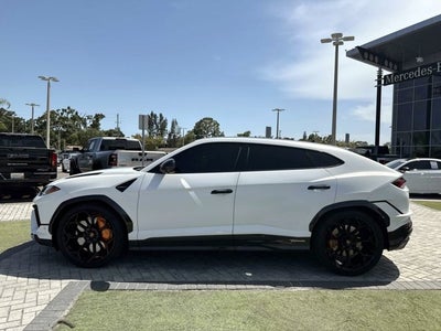 2023 Lamborghini Urus Performante
