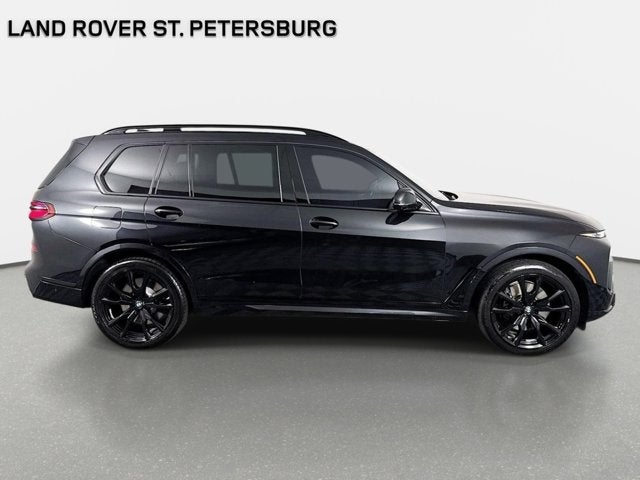 2023 BMW X7 M60i