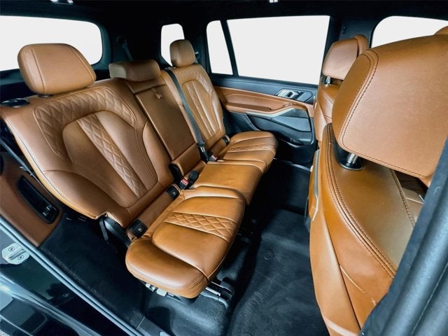 2025 BMW X7 M60i