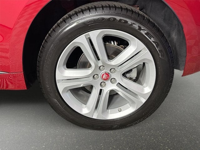 2017 Jaguar F-PACE 35t R-Sport