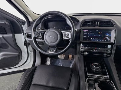 2017 Jaguar F-PACE 35t R-Sport