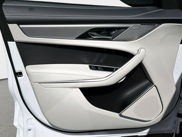 2026 Jaguar F-PACE P400 R-Dynamic S