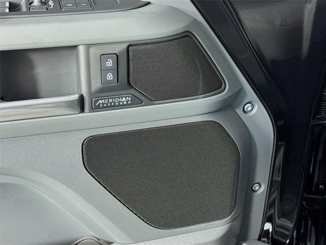 2026 Land Rover Defender 110 X-Dynamic SE