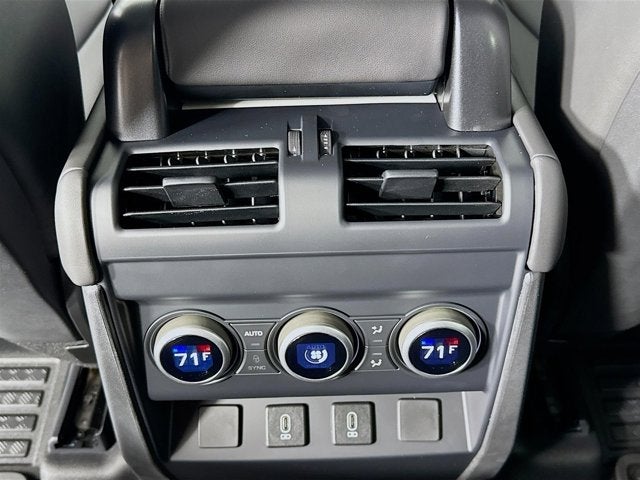 2026 Land Rover Defender 110 X-Dynamic SE