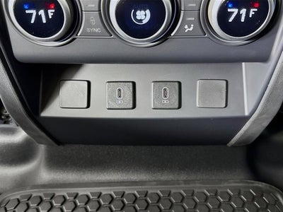 2026 Land Rover Defender 110 X-Dynamic SE