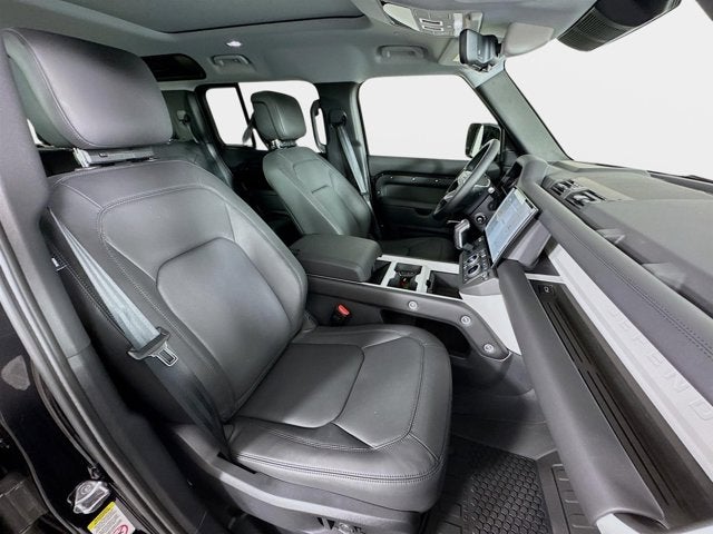 2026 Land Rover Defender 110 X-Dynamic SE