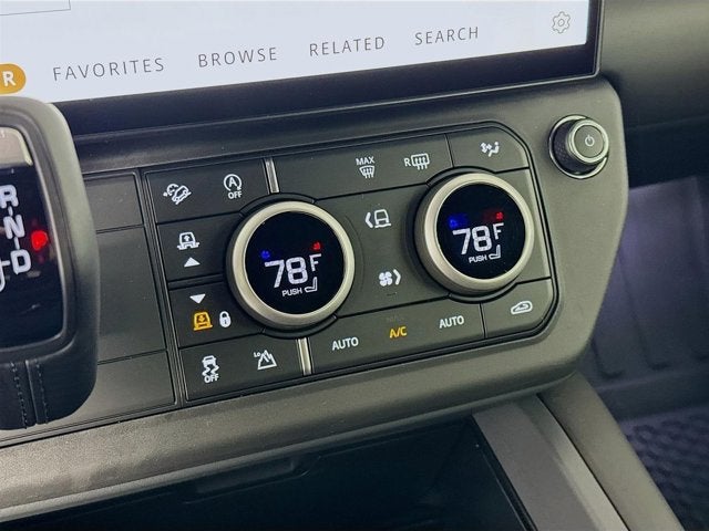 2026 Land Rover Defender 110 X-Dynamic SE