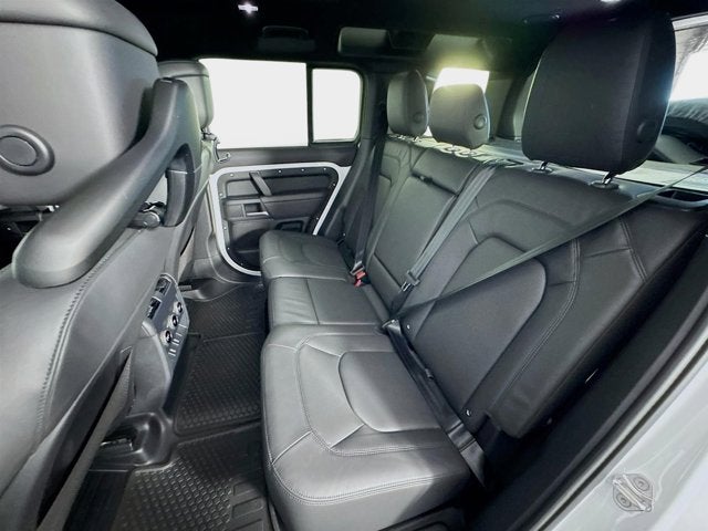 2026 Land Rover Defender 110 X-Dynamic SE