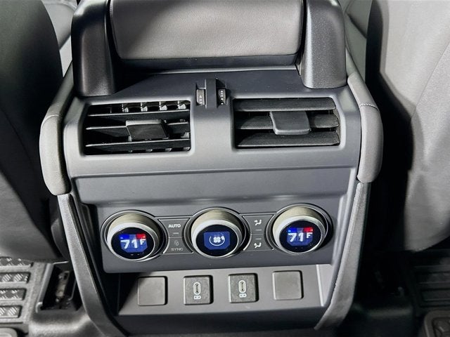 2026 Land Rover Defender 110 X-Dynamic SE