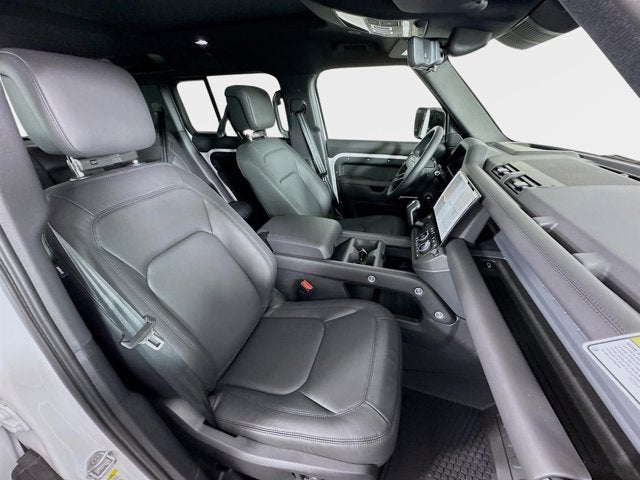 2026 Land Rover Defender 110 X-Dynamic SE