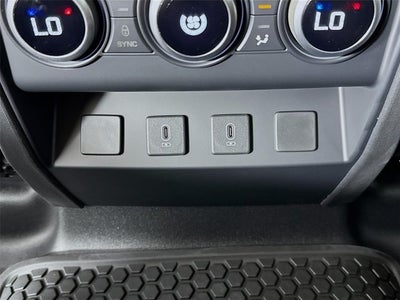 2026 Land Rover Defender 110 X-Dynamic SE