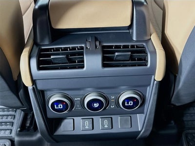 2026 Land Rover Defender 110 X-Dynamic SE