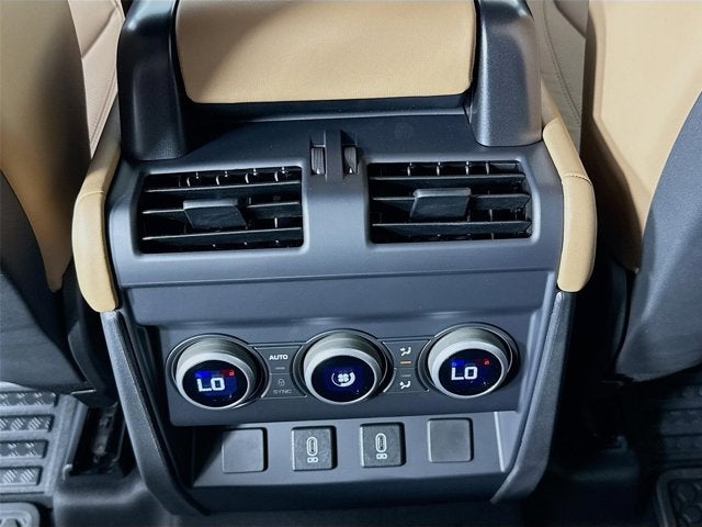 2026 Land Rover Defender 110 X-Dynamic SE