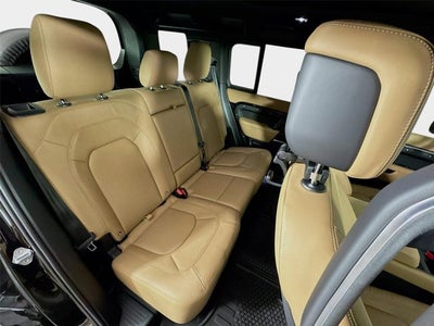 2026 Land Rover Defender 110 X-Dynamic SE
