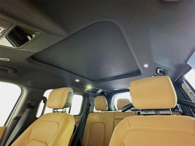 2026 Land Rover Defender 110 X-Dynamic SE
