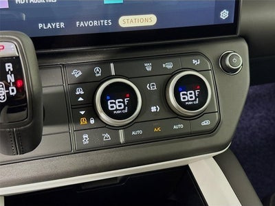 2026 Land Rover Defender 110 X-Dynamic SE