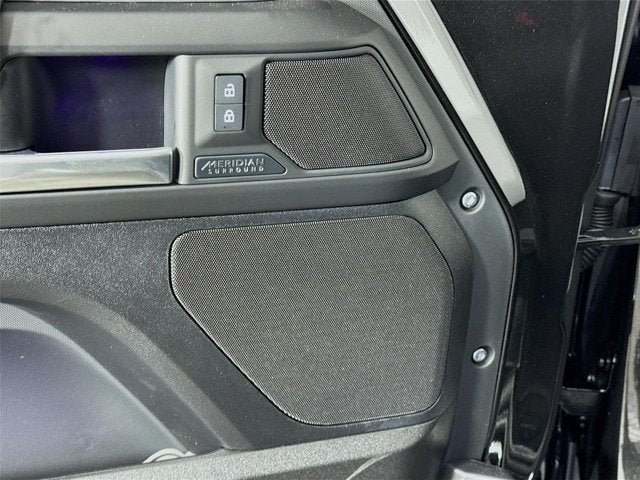 2026 Land Rover Defender 110 X-Dynamic SE