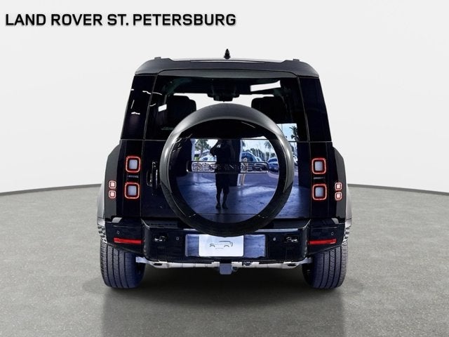 2026 Land Rover Defender 110 X-Dynamic SE