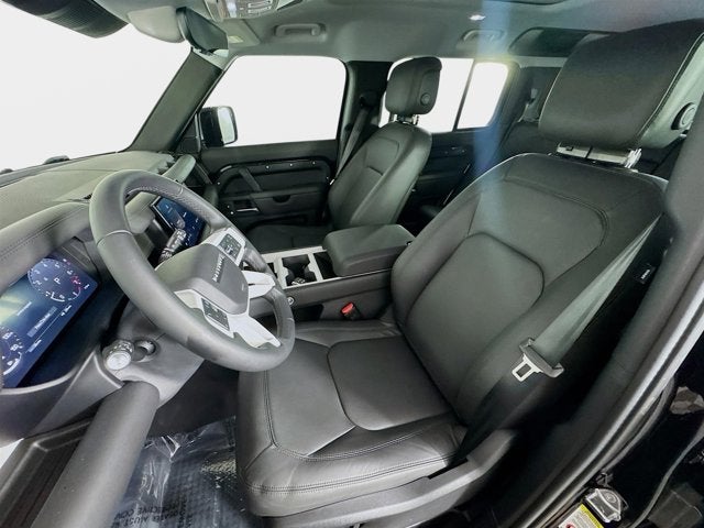 2025 Land Rover Defender 110 X-Dynamic SE