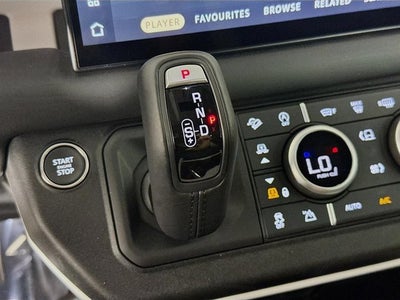 2025 Land Rover Defender 110 X-Dynamic SE