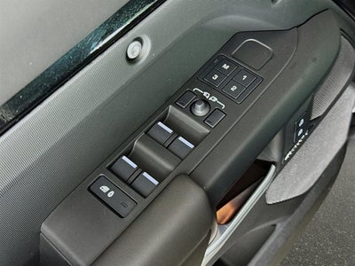 2025 Land Rover Defender 110 X-Dynamic SE