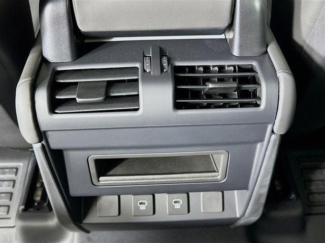 2025 Land Rover Defender 110 X-Dynamic SE