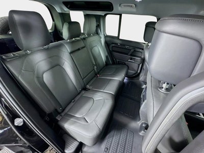 2025 Land Rover Defender 110 X-Dynamic SE