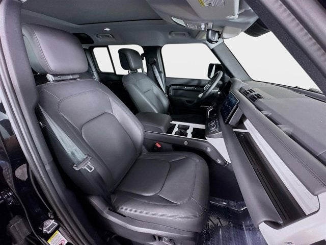 2025 Land Rover Defender 110 X-Dynamic SE