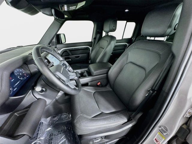 2026 Land Rover Defender 130 X-Dynamic SE