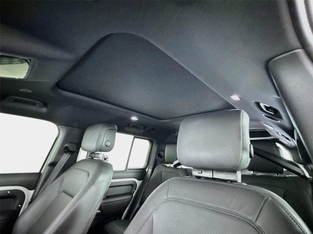 2026 Land Rover Defender 130 X-Dynamic SE