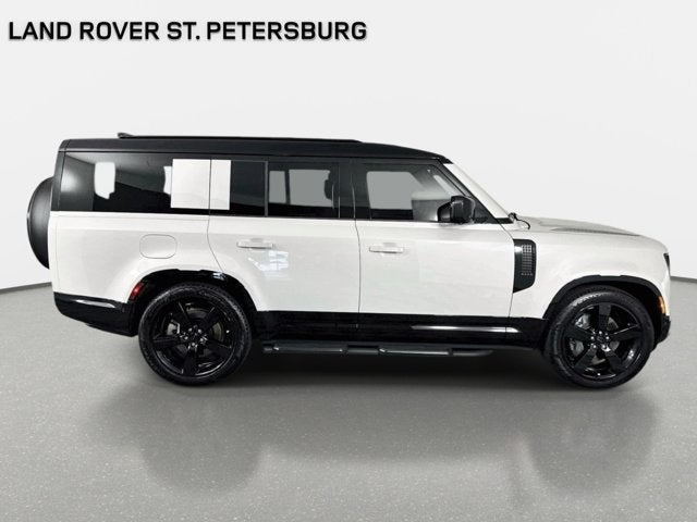 2026 Land Rover Defender 130 X-Dynamic SE