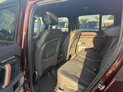 2023 Land Rover Defender 130 X-Dynamic SE