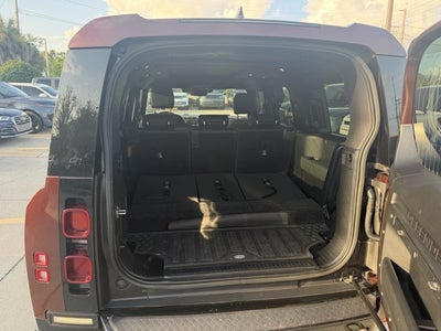 2023 Land Rover Defender 130 X-Dynamic SE