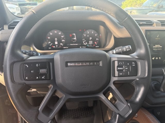 2023 Land Rover Defender 130 X-Dynamic SE