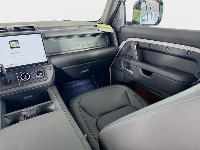 2026 Land Rover Defender 130 X-Dynamic SE