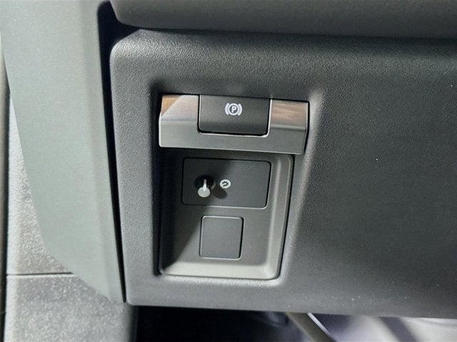 2025 Land Rover Defender 110 S