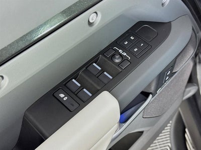 2025 Land Rover Defender 110 S
