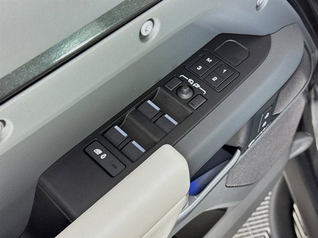 2025 Land Rover Defender 110 S