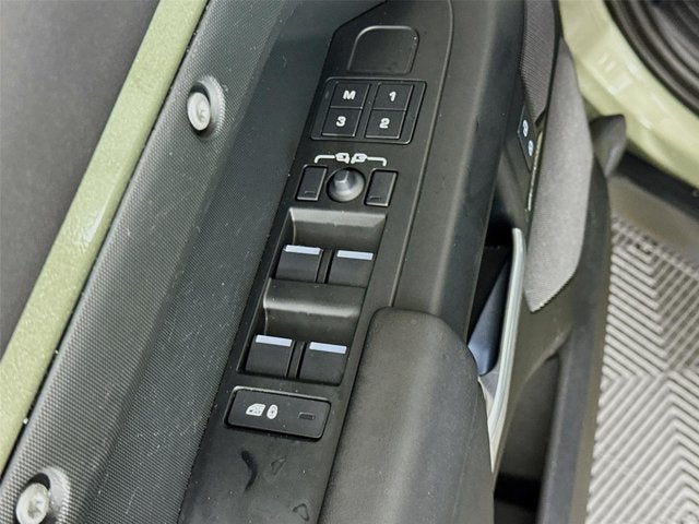 2025 Land Rover Defender 110 S