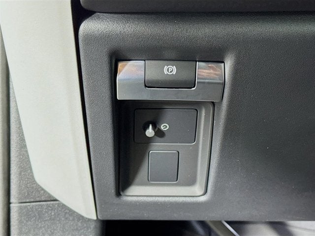 2025 Land Rover Defender 110 S