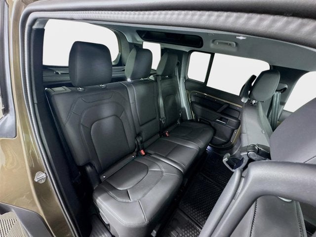 2025 Land Rover Defender 110 S