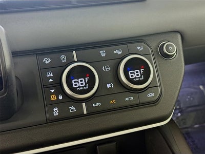 2023 Land Rover Defender 110 SE