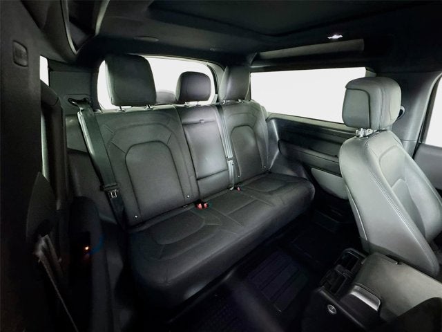 2023 Land Rover Defender 90 V8