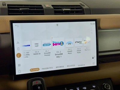 2025 Land Rover Defender 110 V8