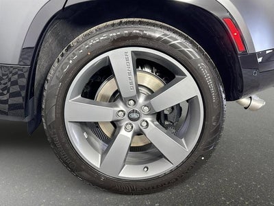 2025 Land Rover Defender 110 V8